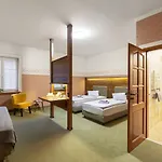 U Simla Hotel KLV