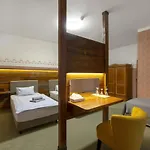U Simla Hotel
