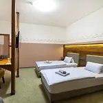 U Simla Hotel KLV