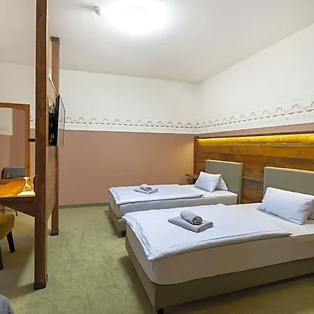 Hotel U Simla KLV
