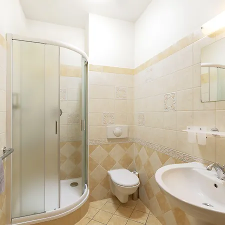 U Simla Hotel 3*