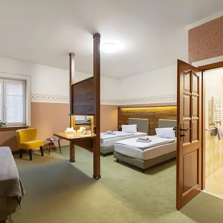 U Simla Hotel
