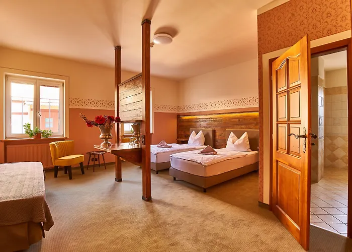 U Simla Hotell