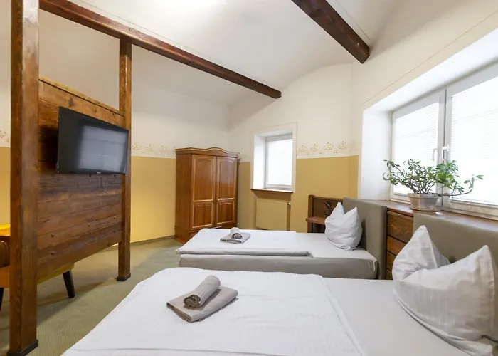 U Simla Hotell 3*