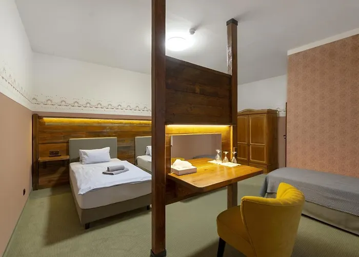 U Simla Hotel