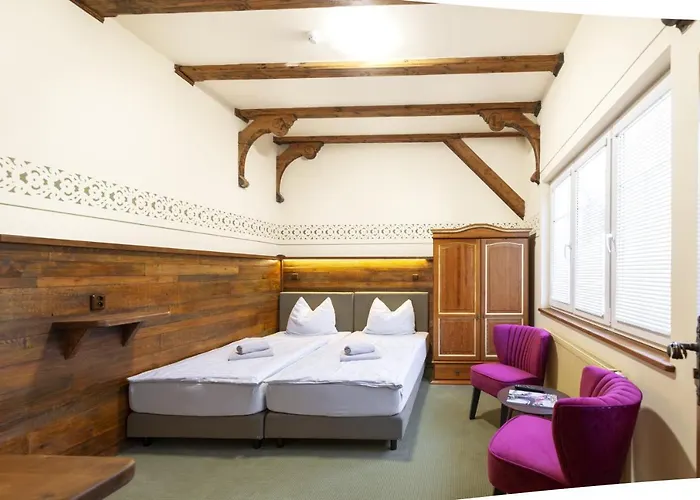 U Simla Hotell 3*